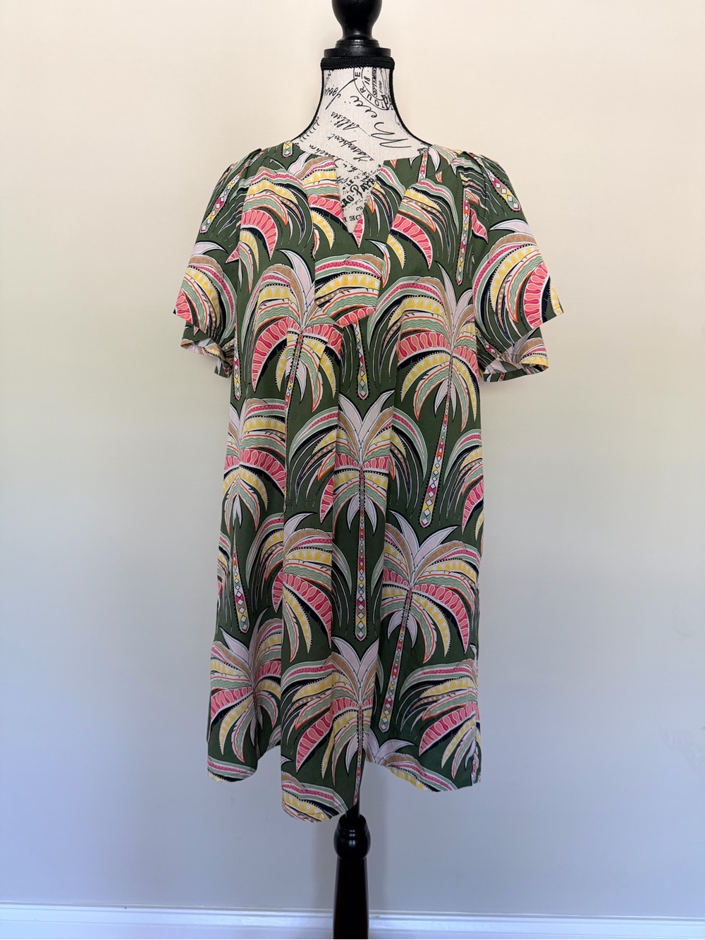 crown & ivy Olive Green Palm-Print Casual Dress with Pink and Yellow Accents